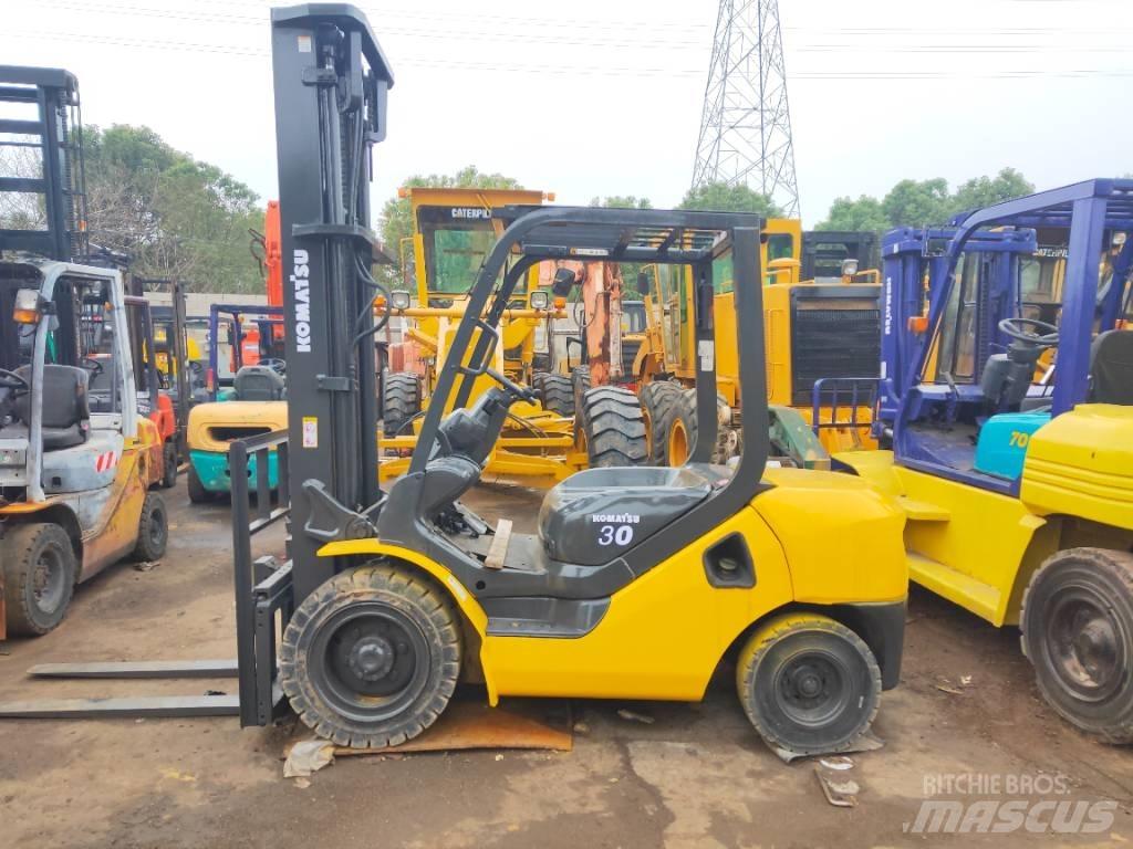 Komatsu FD 30 T-17 Dizelski viličarji