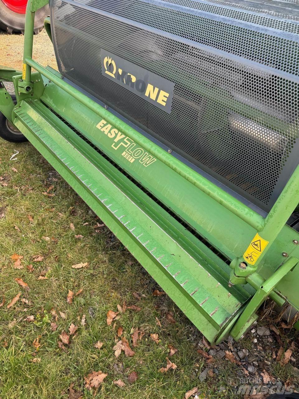 Krone BIG x 700 Stroji za krmo na lastni pogon