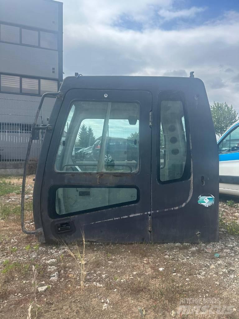 Hyundai 320 LC7A Bagri goseničarji