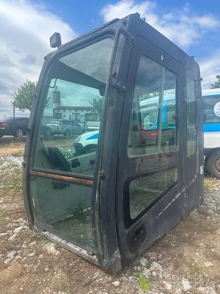 Hyundai 320 LC7A Bagri goseničarji