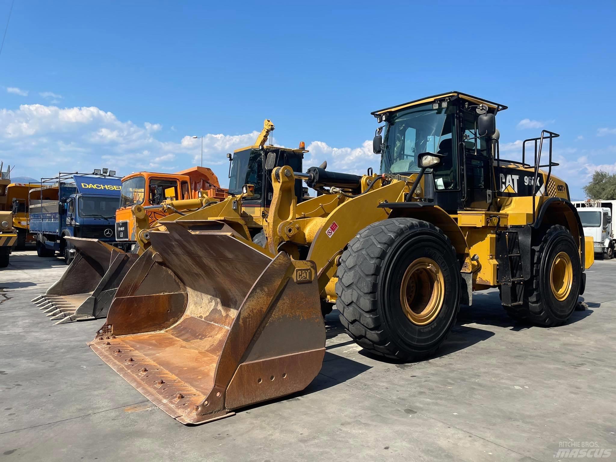 CAT 966K Kolesni nakladalci
