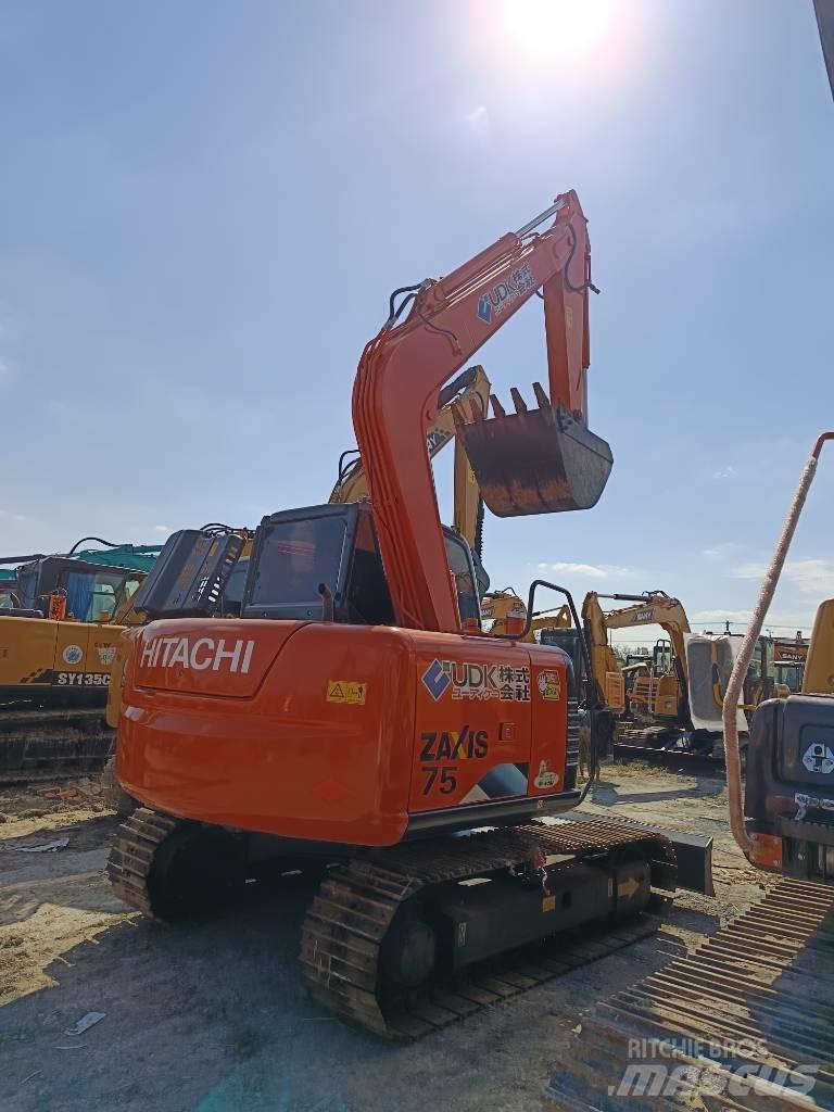 Hitachi ZX 75 Midi bagri 7t – 12t