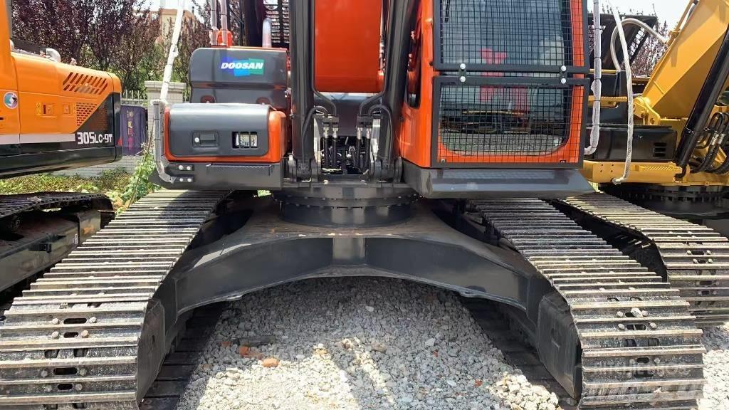 Doosan DX 300 LC Bagri goseničarji
