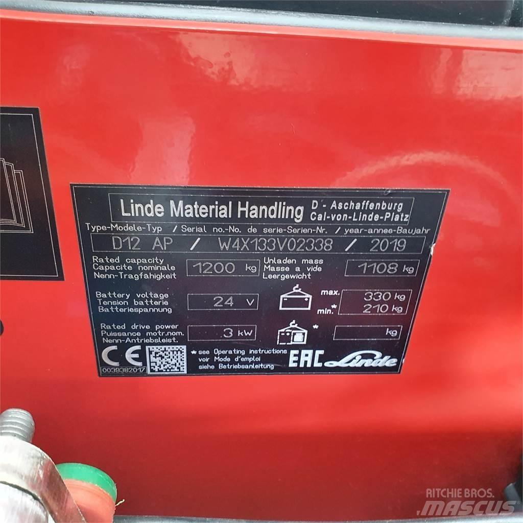 Linde D12AP Ročni električni viličar