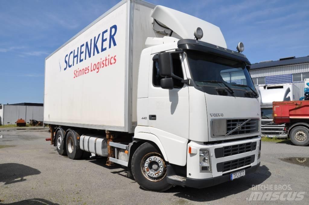 Volvo FH440 6X2 Tovornjaki zabojniki