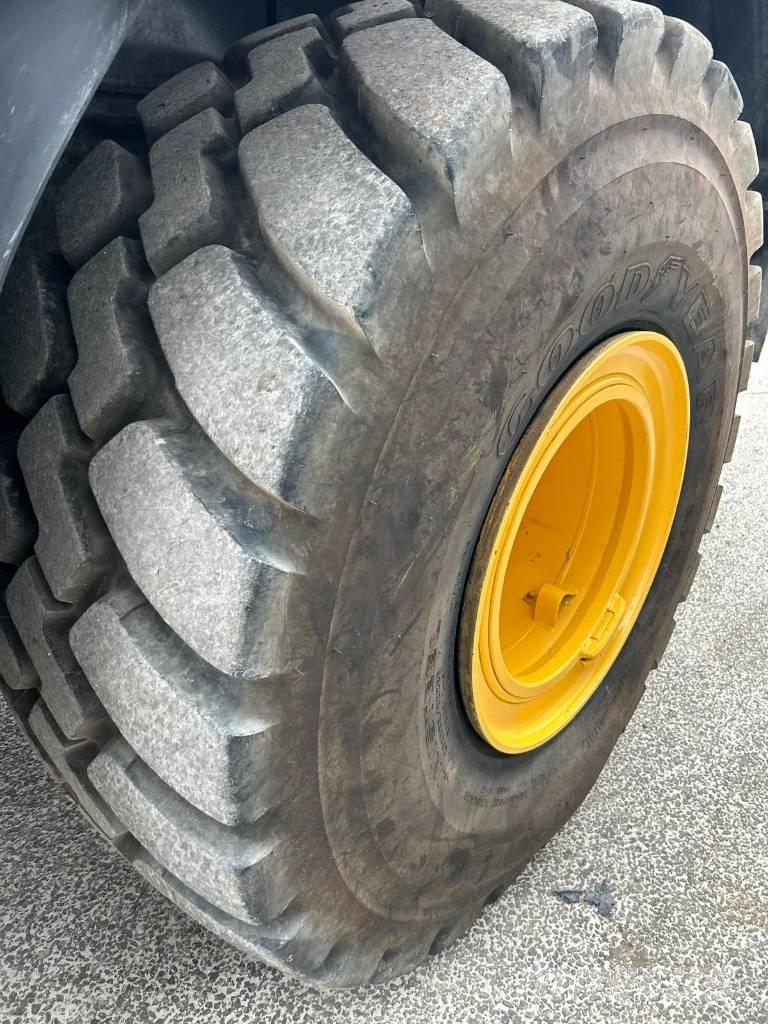 Komatsu WA 475-10E0 Kolesni nakladalci