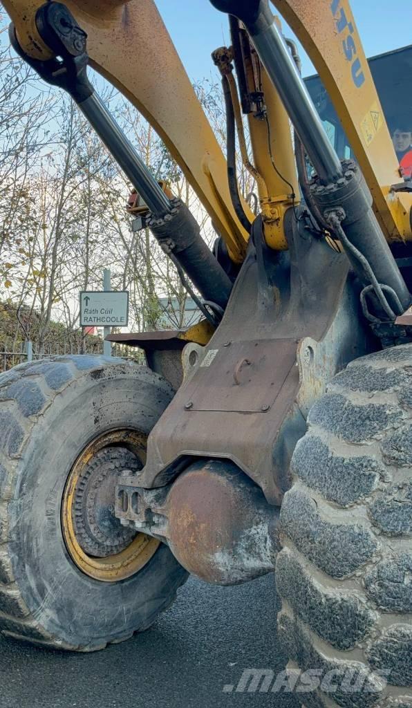 Komatsu WA 600-6 Kolesni nakladalci