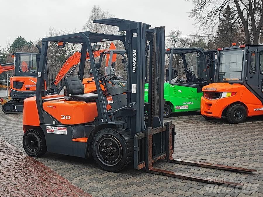 Doosan D30G Dizelski viličarji