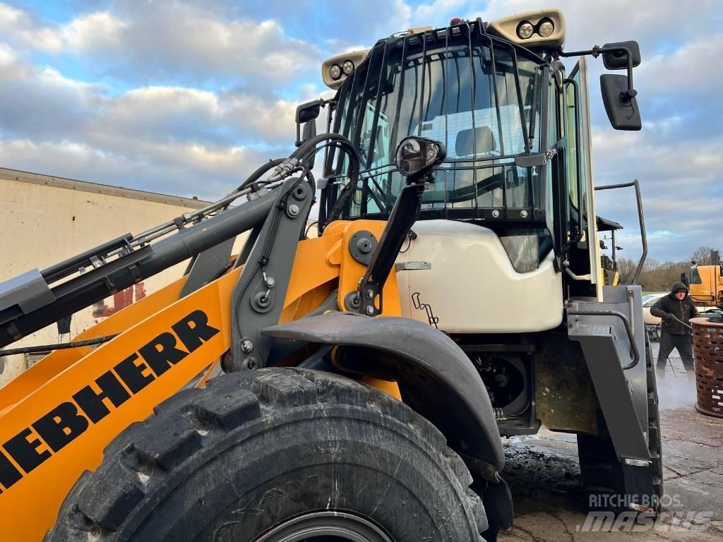 Liebherr L546 Kolesni nakladalci