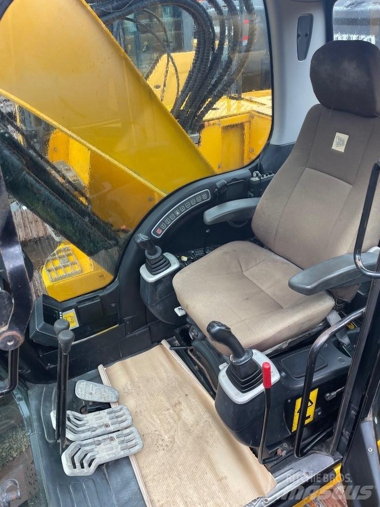 JCB JZ140LC Bagri goseničarji