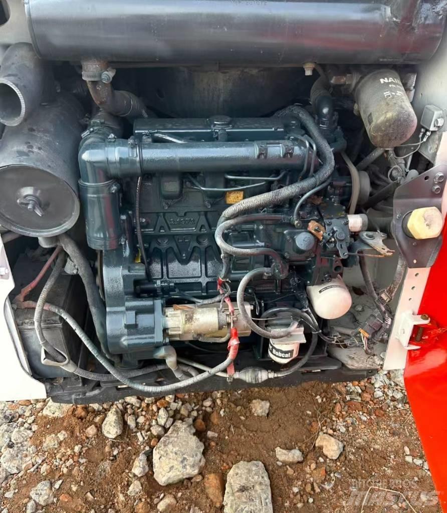 Bobcat S 130 Skid steer mini nakladalci