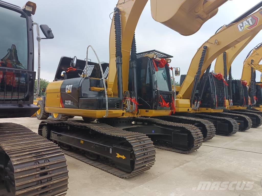 CAT 323 D2L Bagri goseničarji