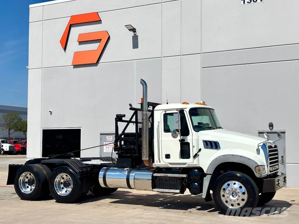 Mack GU713 Vlečna vozila za tovornjake