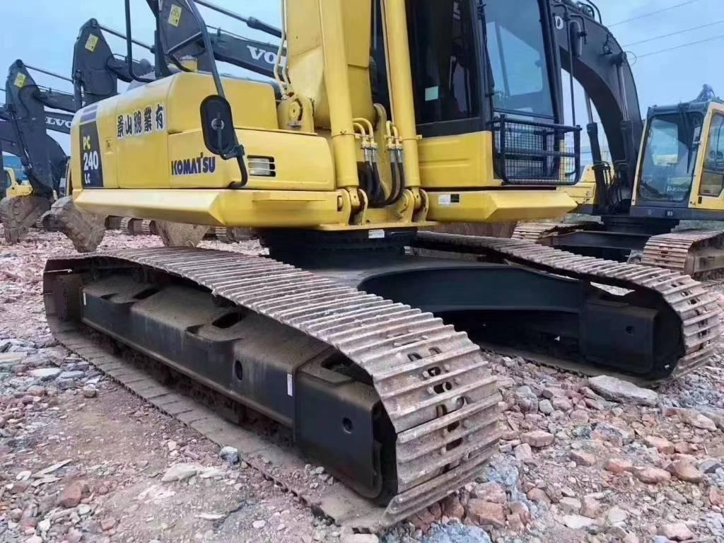 Komatsu PC 240 Bagri goseničarji