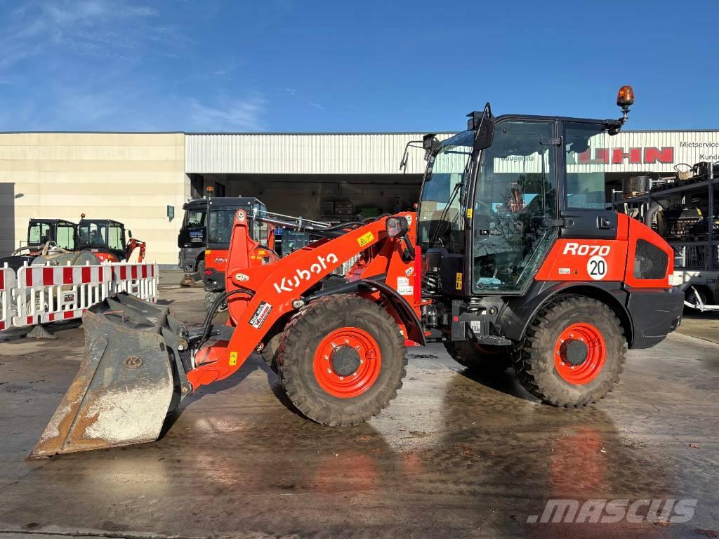 Kubota R 070 Kolesni nakladalci
