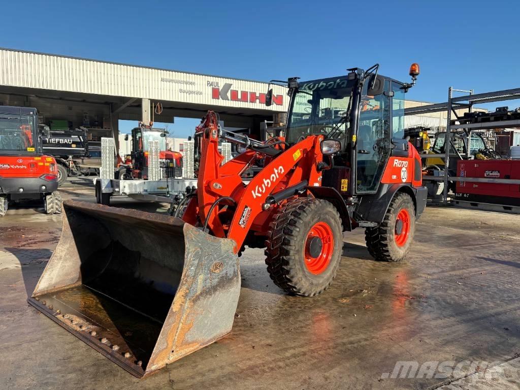 Kubota R 070 Kolesni nakladalci
