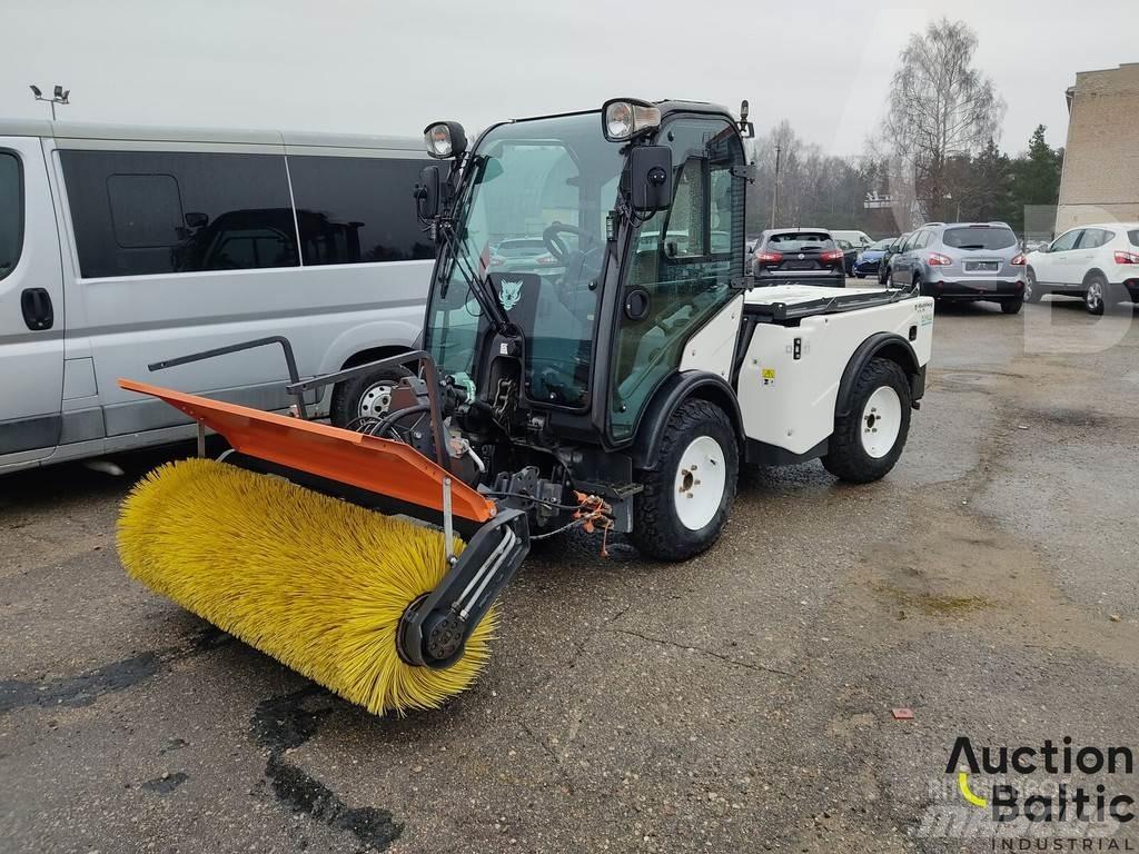 Multihog CX75 Cestni pometači