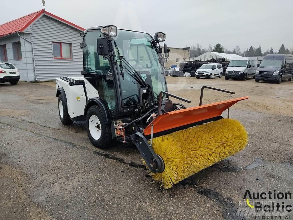 Multihog CX75 Cestni pometači