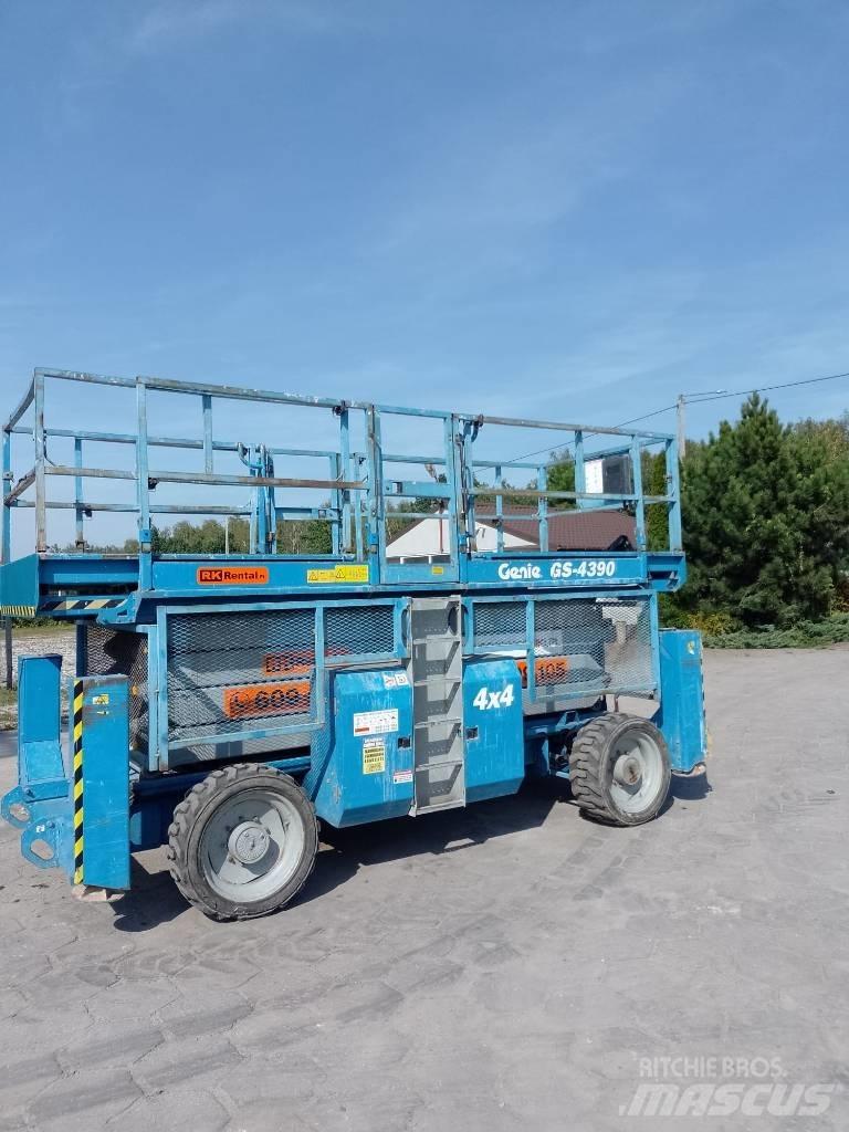 Genie GS 4390 Škarjaste dvižne ploščadi
