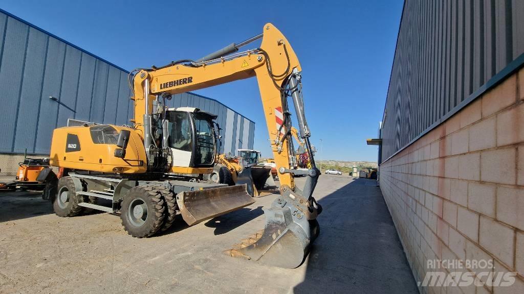 Liebherr A 920 Bagri na kolesih