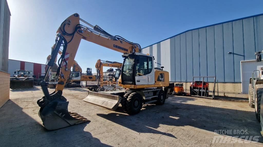 Liebherr A 920 Bagri na kolesih