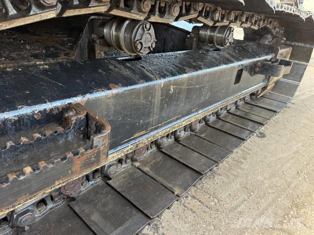 JCB JS 131 Bagri goseničarji