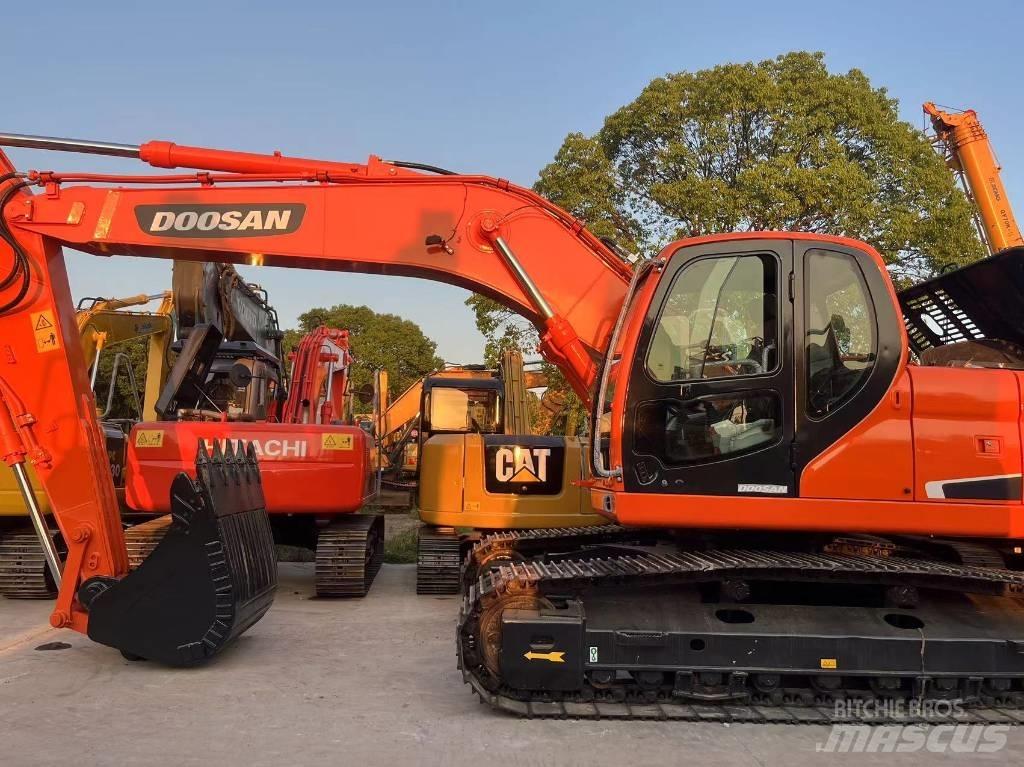 Doosan DX225LC-9C Bagri goseničarji