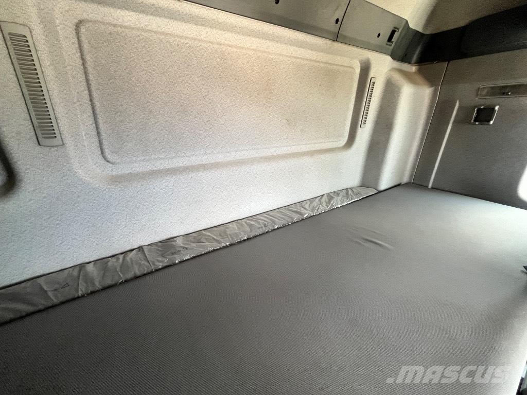 MAN TGA 18.350 Tovornjaki s ponjavo