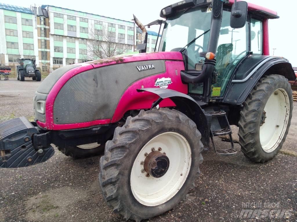Valtra T 151 E Traktorji