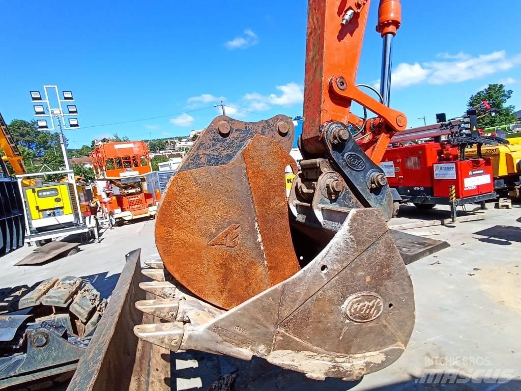 Hitachi ZX 135 US-6 Bagri goseničarji