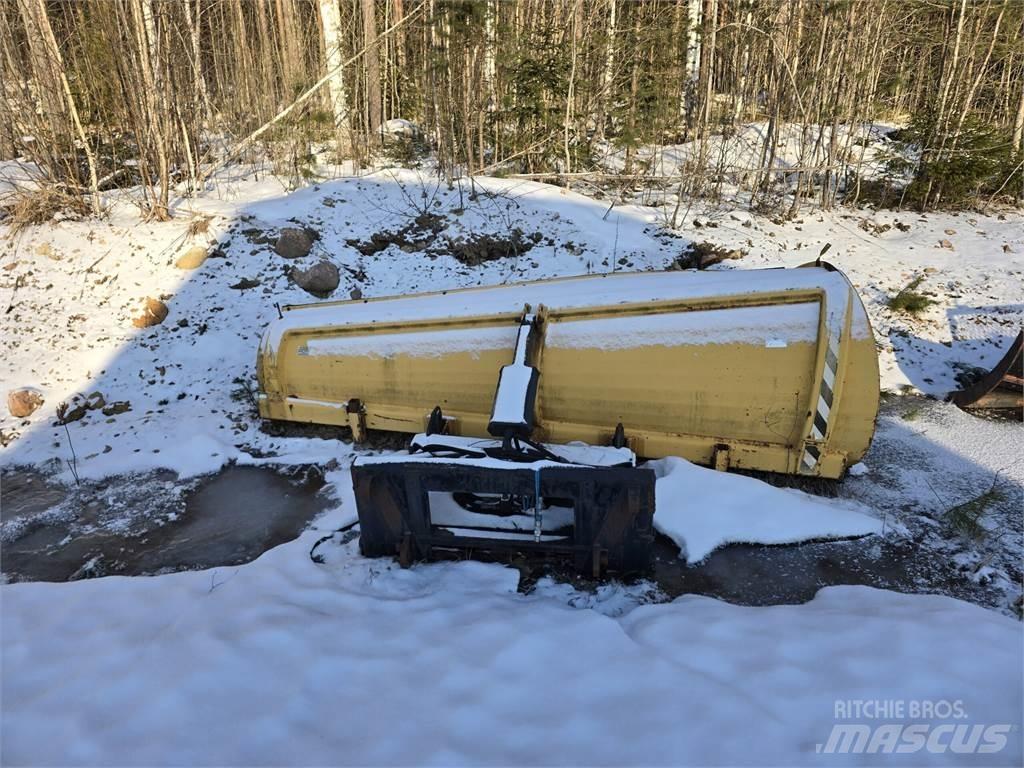 Rote 320 alueaura Snežne deske in plugi