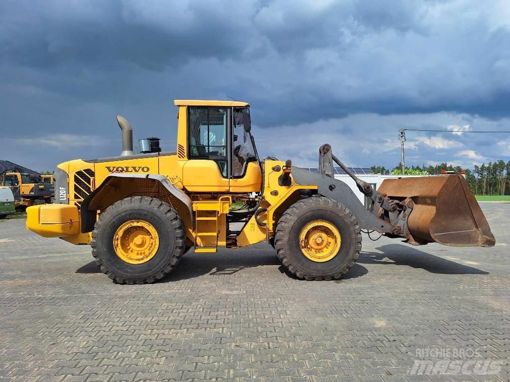 Volvo L 120 F Kolesni nakladalci