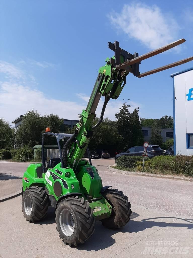 Avant 860 i Večnamenski nakladalci