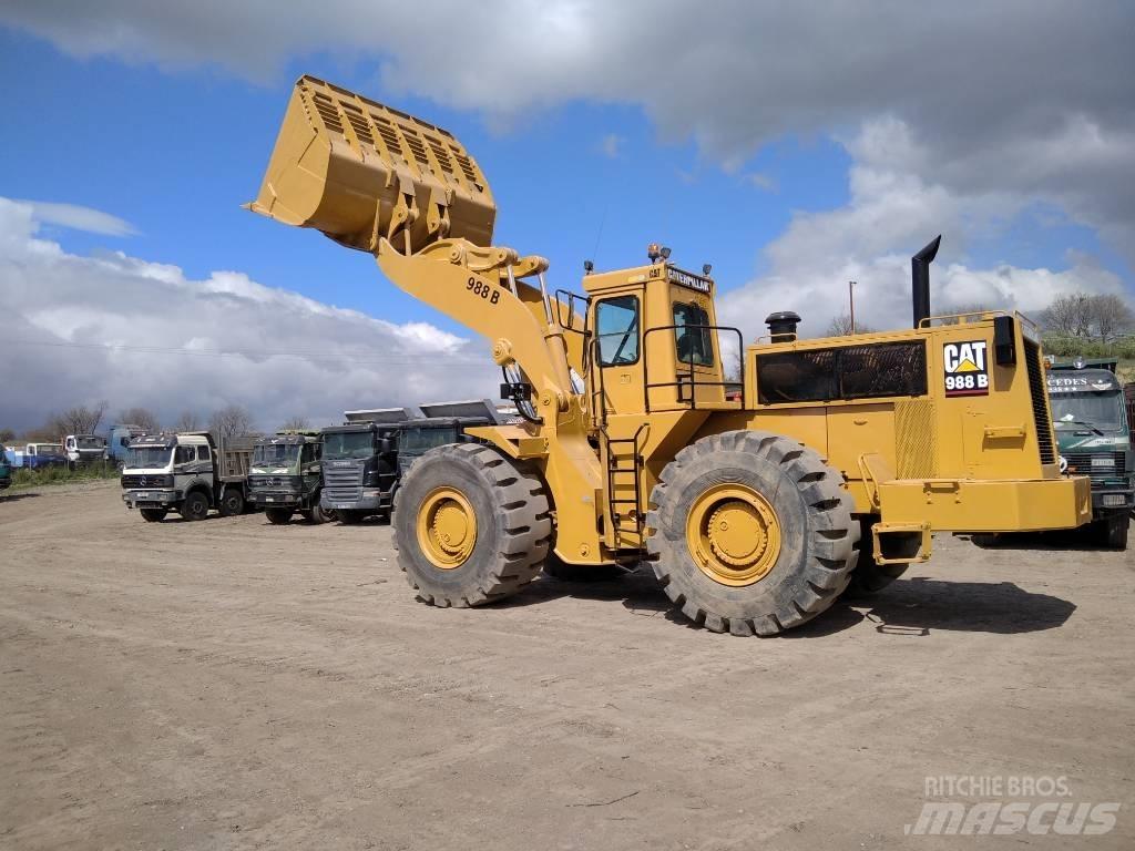 CAT 988B Kolesni nakladalci