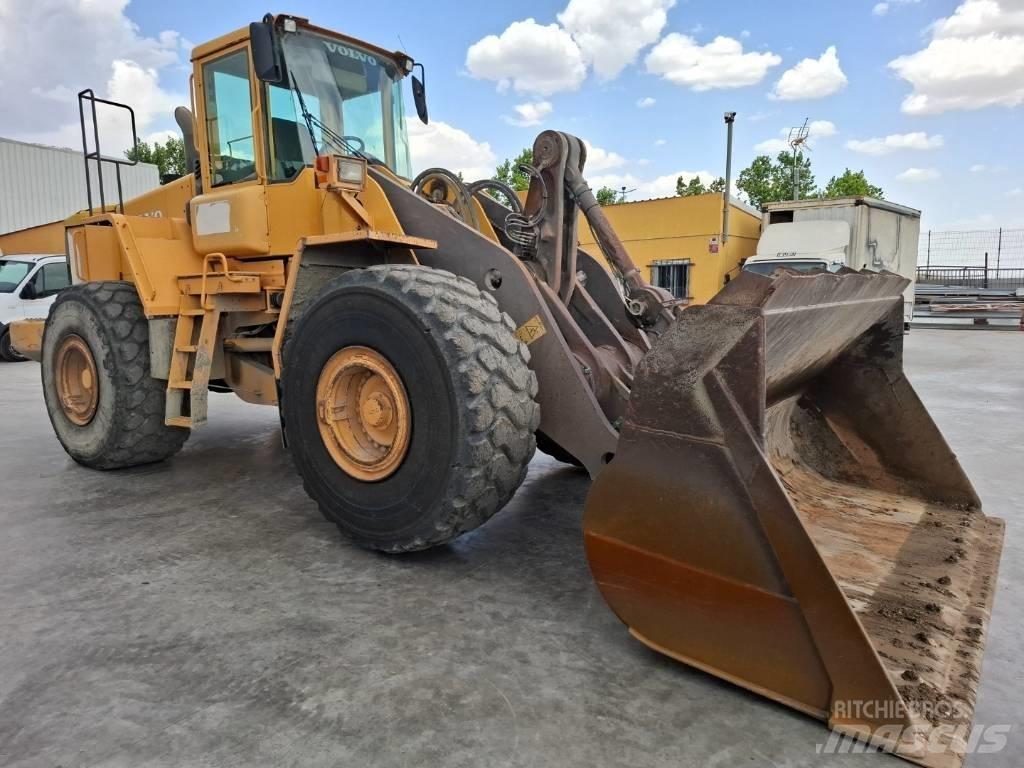 Volvo L 180 E Kolesni nakladalci