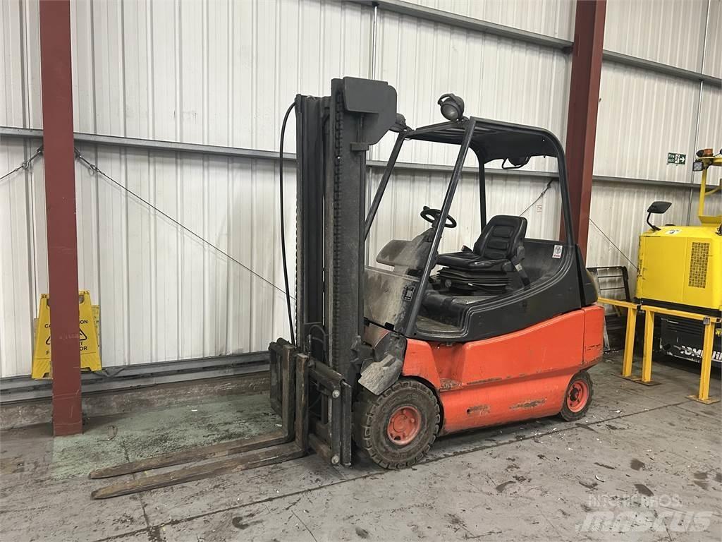Linde E30-02 Električni viličarji