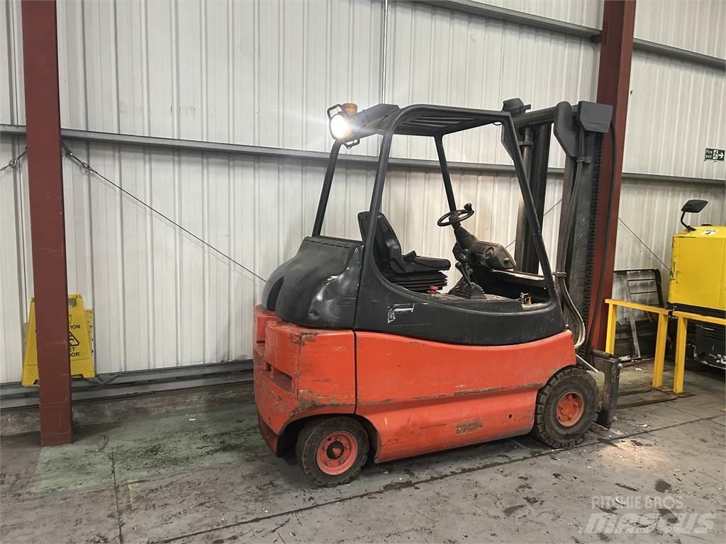 Linde E30-02 Električni viličarji