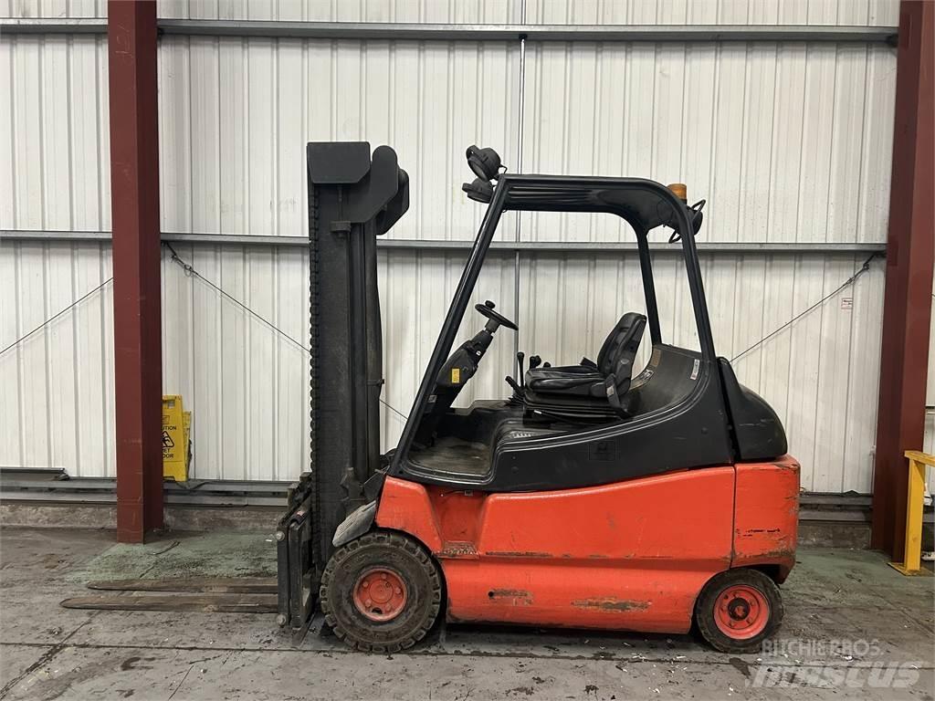 Linde E30-02 Električni viličarji