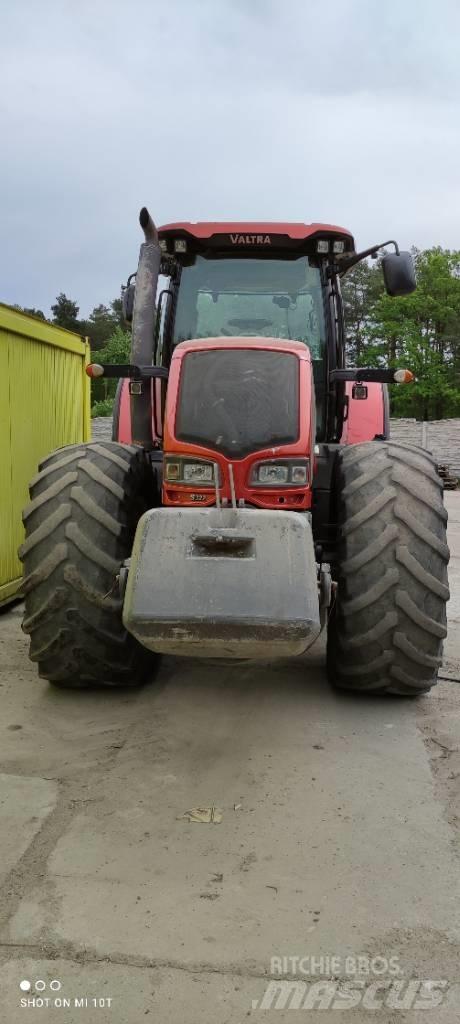 Valtra S 322 Traktorji