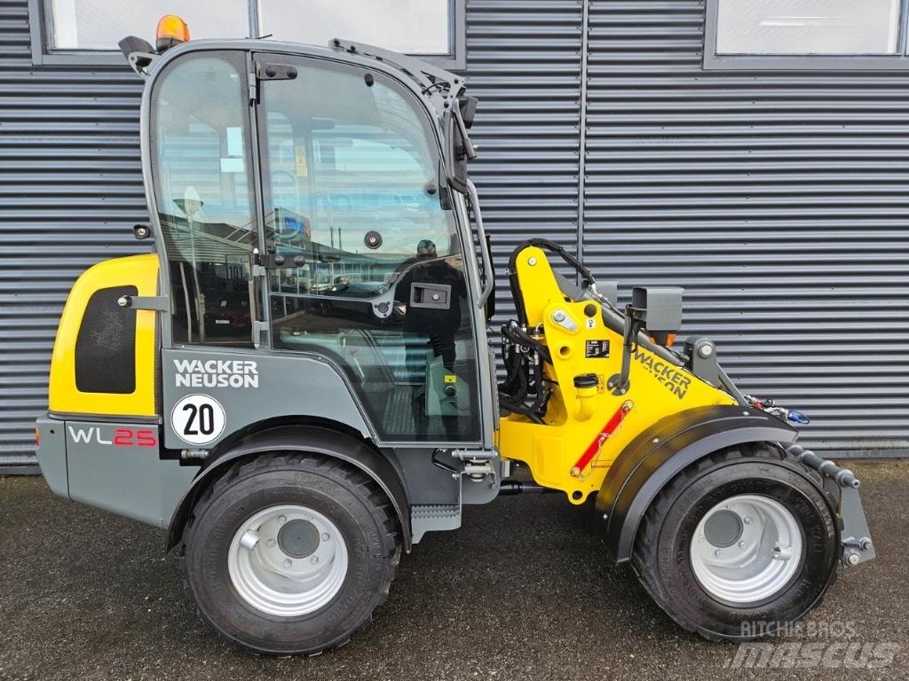 Wacker Neuson WL 25 Kolesni nakladalci