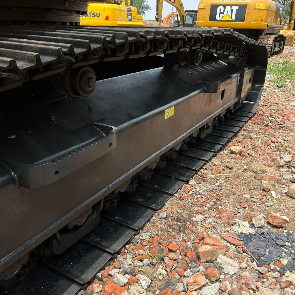 Komatsu 240-8 Bagri goseničarji