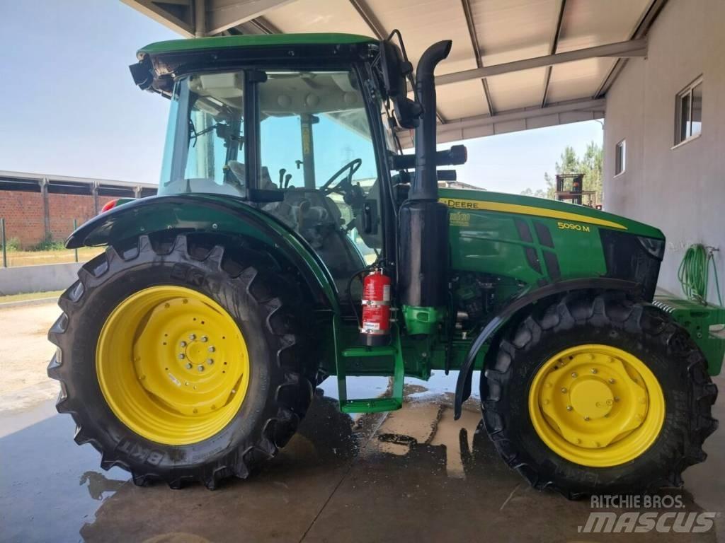 John Deere 5090 M Traktorji