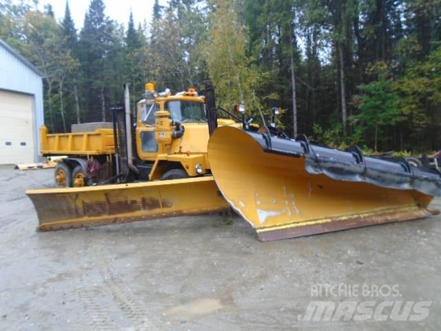 Mack RM 6866 S Snežne deske in plugi