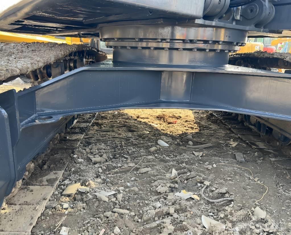 Volvo EC 220 Bagri goseničarji
