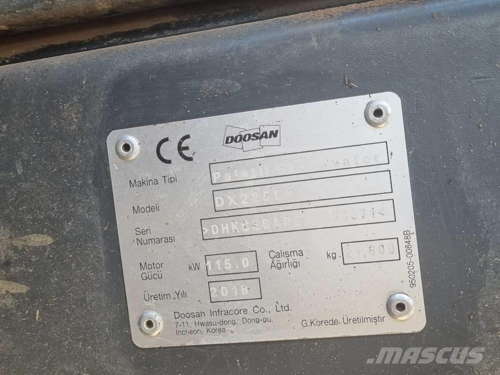 Doosan DX 225 Bagri goseničarji