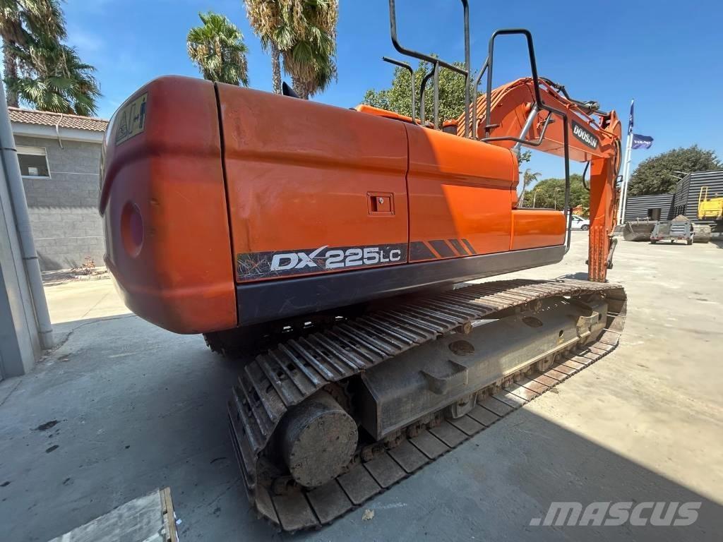Doosan DX 225 Bagri goseničarji