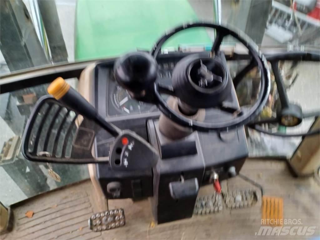 John Deere 6110SE Gozdarski traktorji