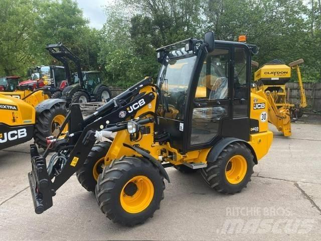 JCB 403 PLUS Kmetijski teleskopski nakladalci