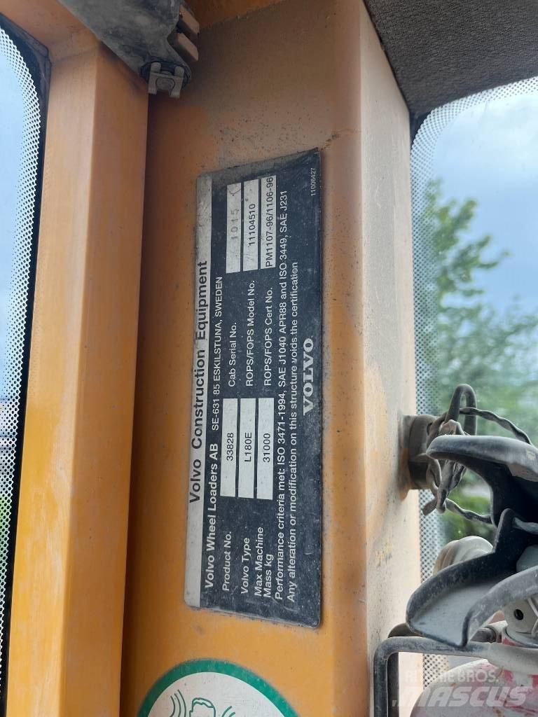 Volvo L 180 E Kolesni nakladalci