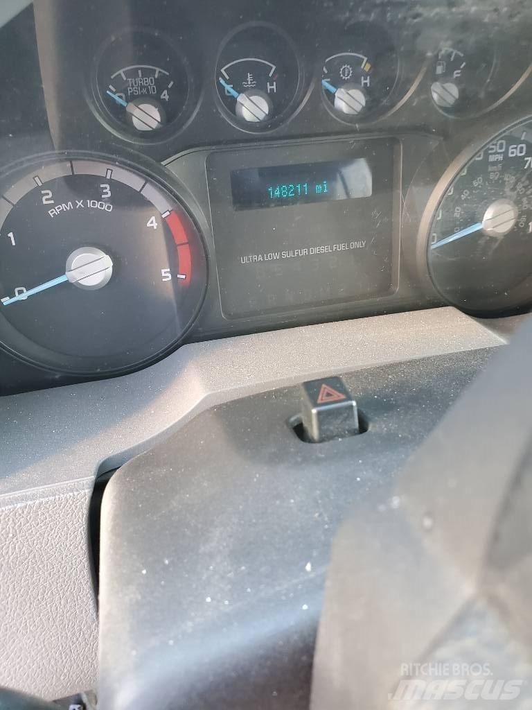 Ford F 550 SD Tovornjaki s kesonom/platojem